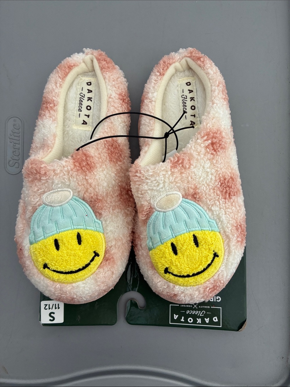 Smiley face  Slippers Smile Dakota Fleece Sz S 11/12 NWT